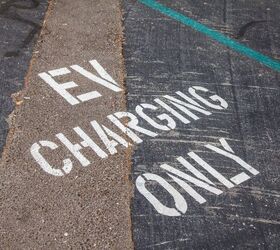 Which EVs Still Qualify for Federal Tax Credits?
