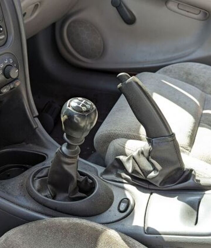 junkyard find   2001 oldsmobile alero sedan with manual transmission