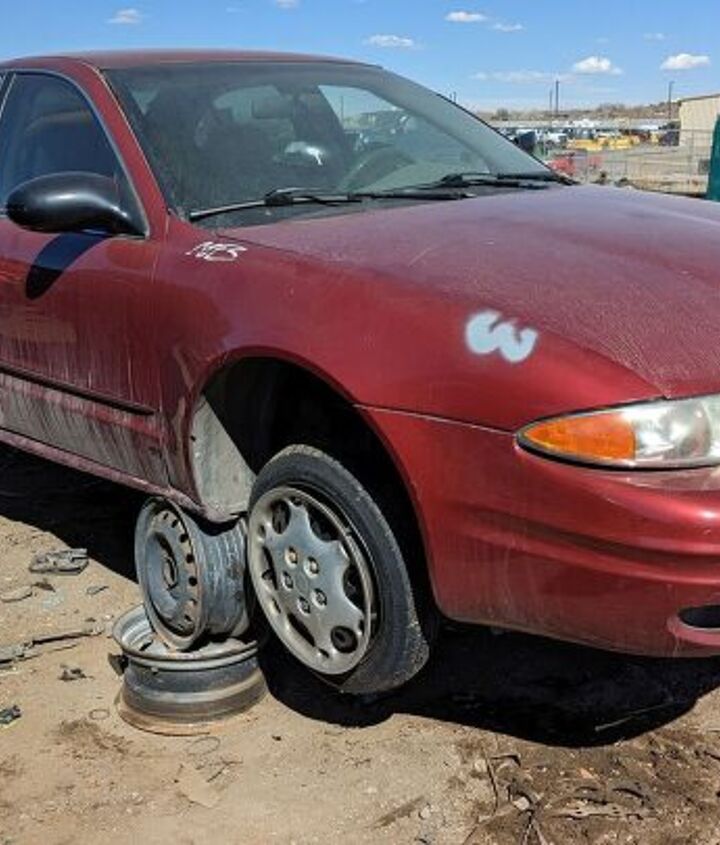 junkyard find   2001 oldsmobile alero sedan with manual transmission