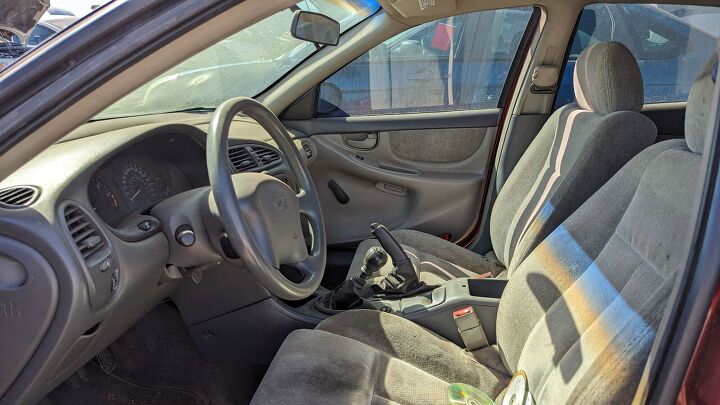 junkyard find 2001 oldsmobile alero sedan with manual transmission