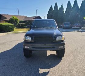 used car of the day 2002 toyota tacoma prerunner trd