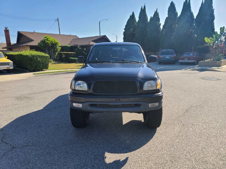 used car of the day 2002 toyota tacoma prerunner trd