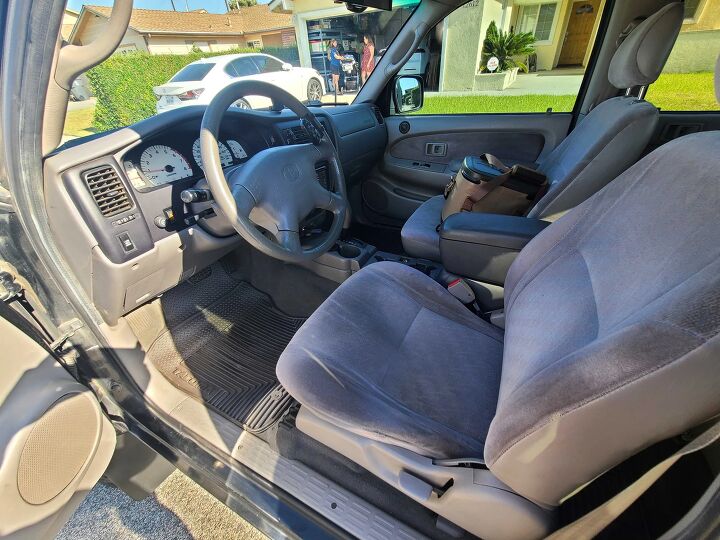 used car of the day 2002 toyota tacoma prerunner trd