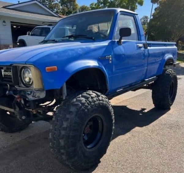 used car of the day 1981 toyota pickup crawler