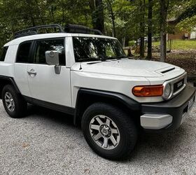 used car of the day 2014 toyota fj cruiser