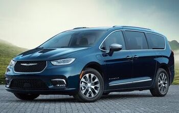Chrysler Slings Updates at Pacifica for 2024