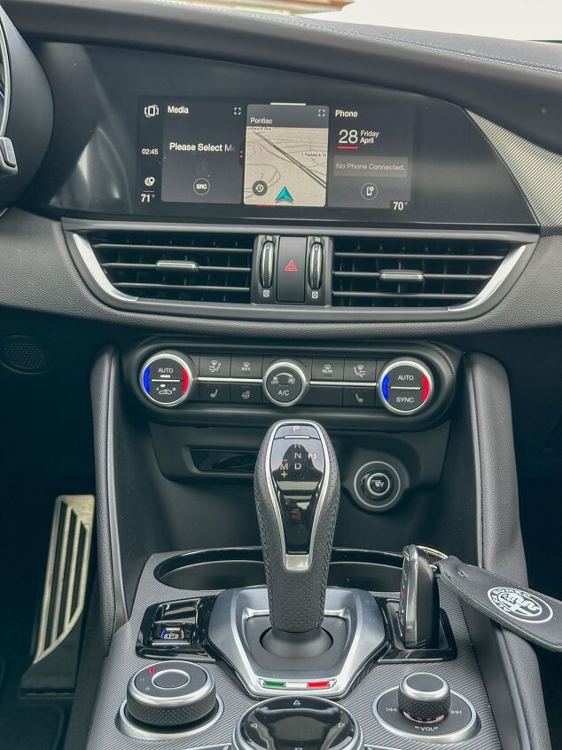 2024 alfa romeo giulia review forget the touchscreen embrace the windscreen