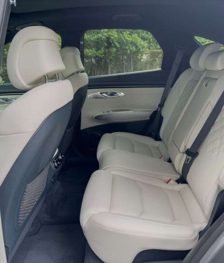 2023 genesis gv70 electrified review we gonna rock down