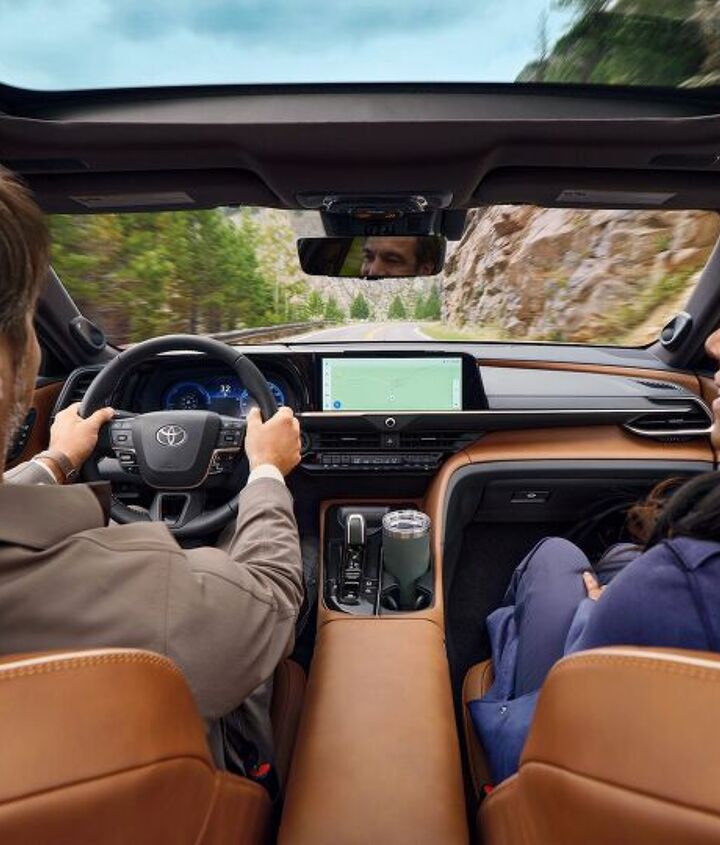 toyota rolls out crown signia