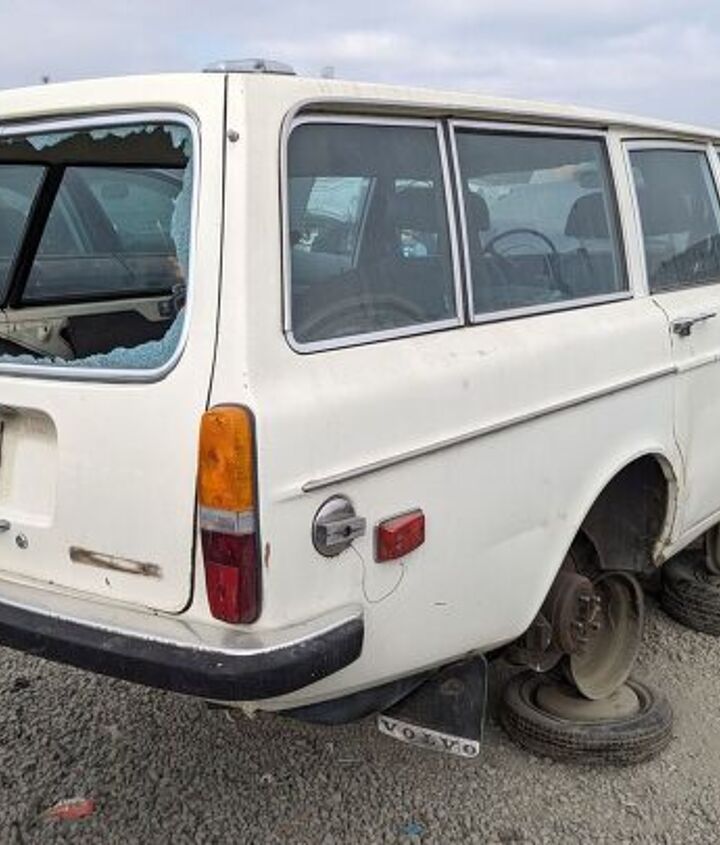junkyard find 1970 volvo 145