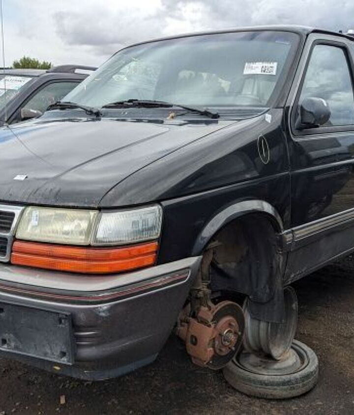 junkyard find 1991 dodge grand caravan le