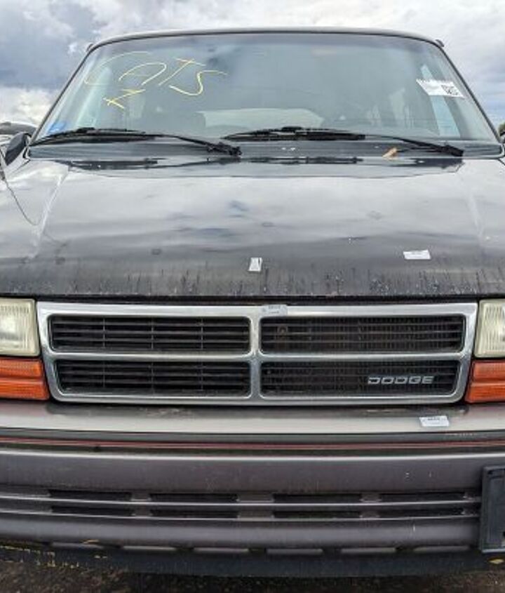 junkyard find 1991 dodge grand caravan le