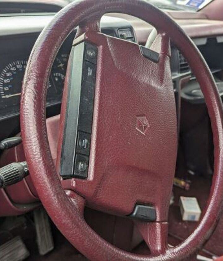 junkyard find 1991 dodge grand caravan le