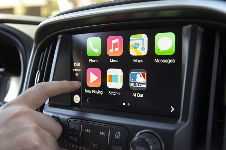 Opinion: GM Shouldn’t Kill Apple CarPlay, Android Auto