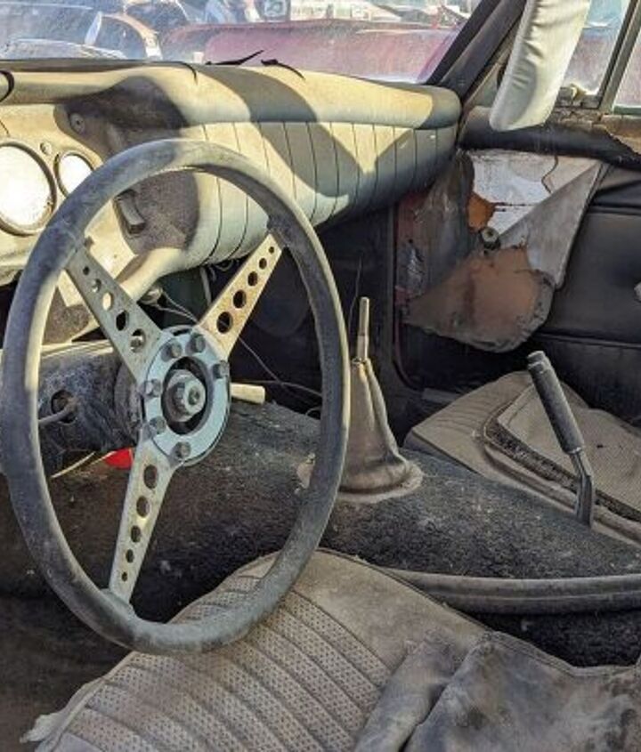 junkyard find 1971 mg mgb gt