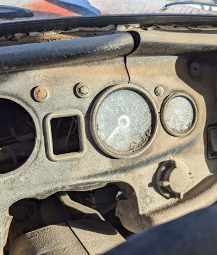 junkyard find 1971 mg mgb gt