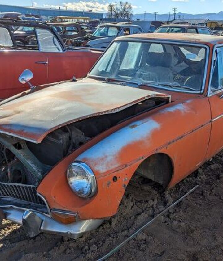 junkyard find 1971 mg mgb gt