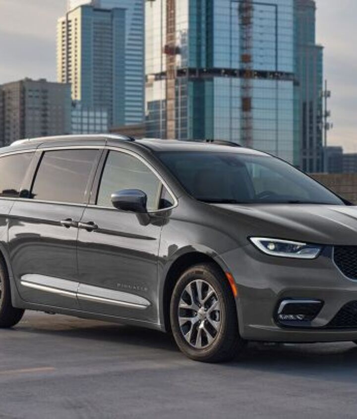 chrysler-will-heavily-update-the-pacifica-as-it-temporarily-becomes-a-one-model-brand taciki.ru