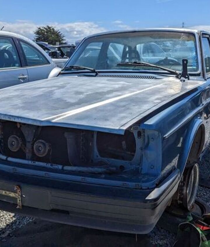 junkyard find 1983 volvo dl sedan with 327k miles