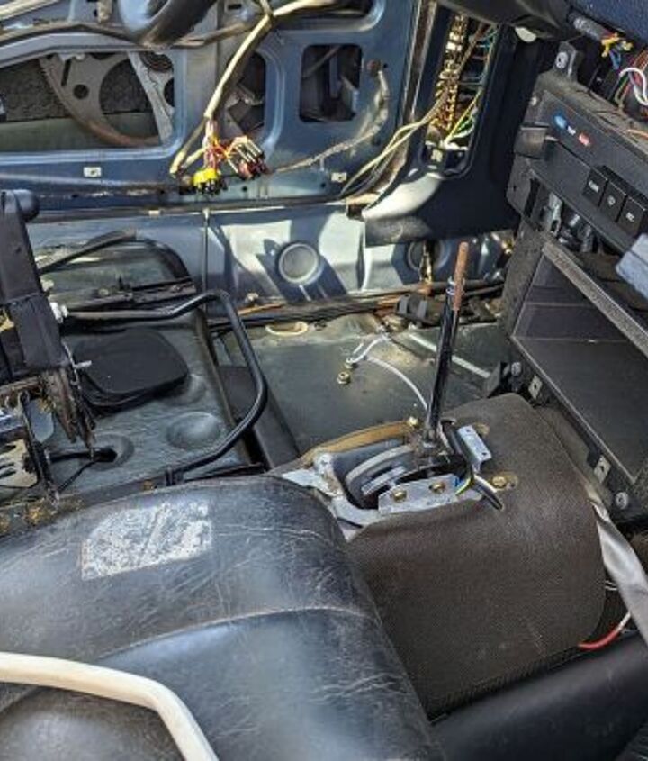 junkyard find 1983 volvo dl sedan with 327k miles