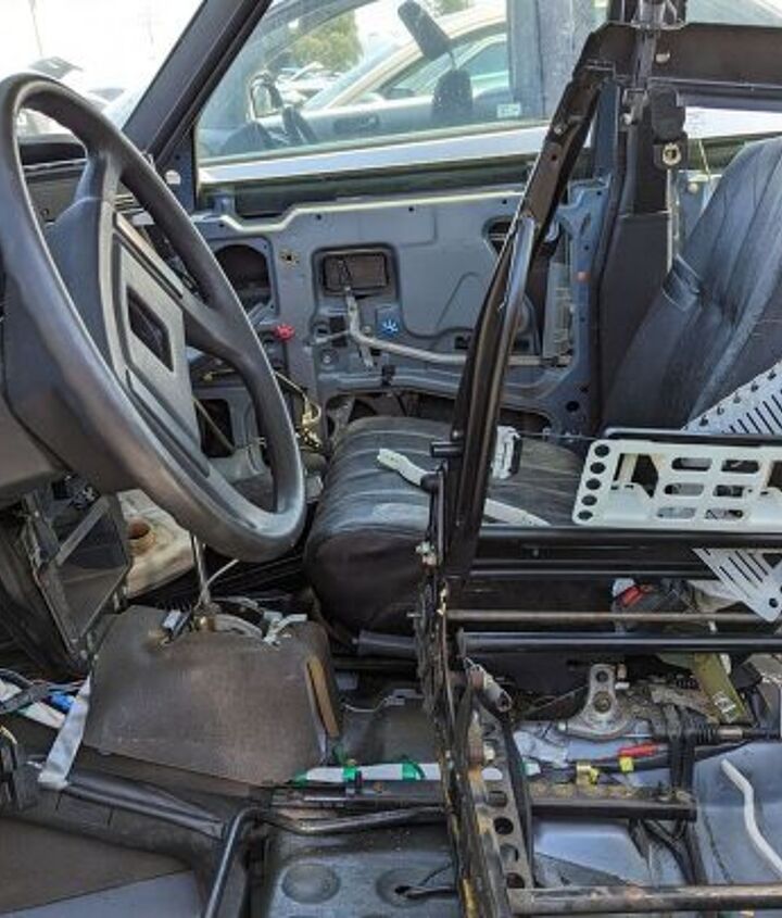 junkyard find 1983 volvo dl sedan with 327k miles