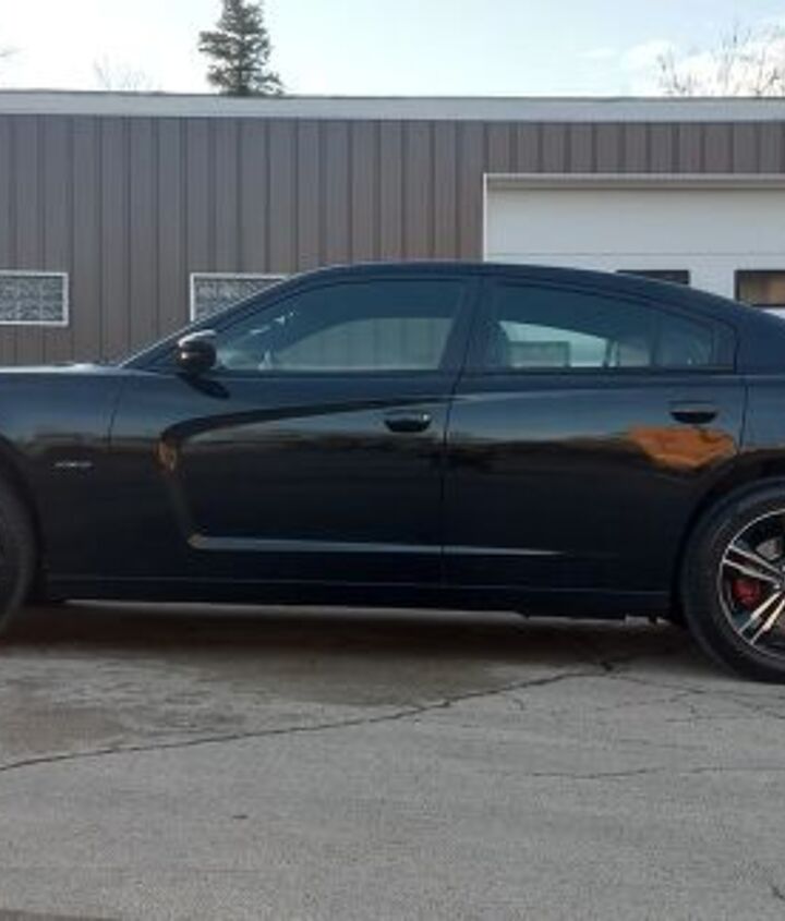 used car of the day 2014 dodge charger r t awd sport