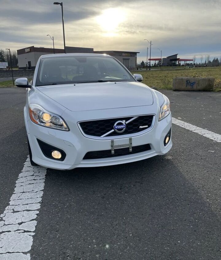 used car of the day 2011 volvo c30 r design