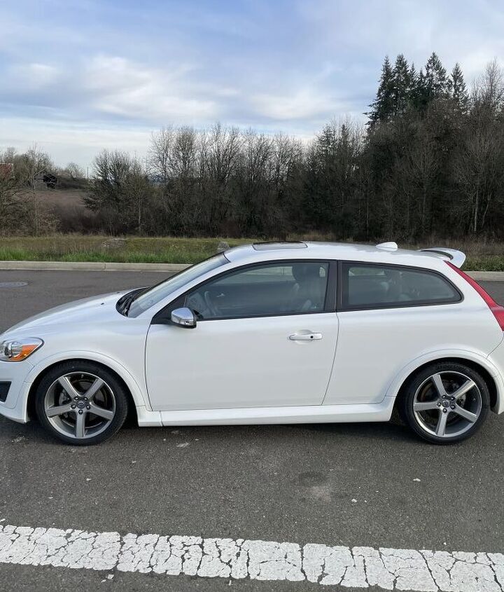 used car of the day 2011 volvo c30 r design