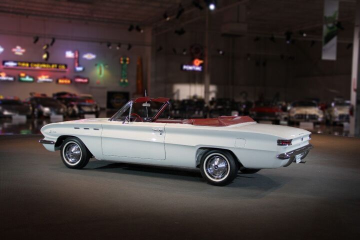 gallery looking back at buick, 1962 Buick Special