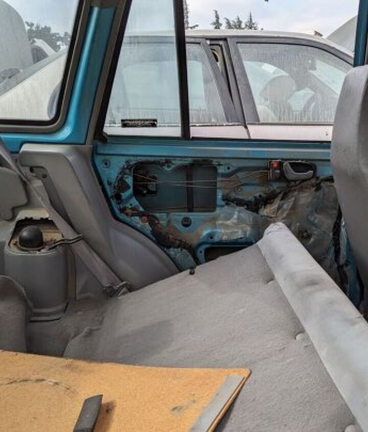 junkyard find 1992 geo metro 4 door hatchback