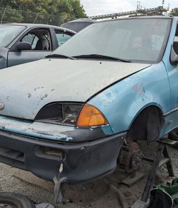 junkyard find 1992 geo metro 4 door hatchback