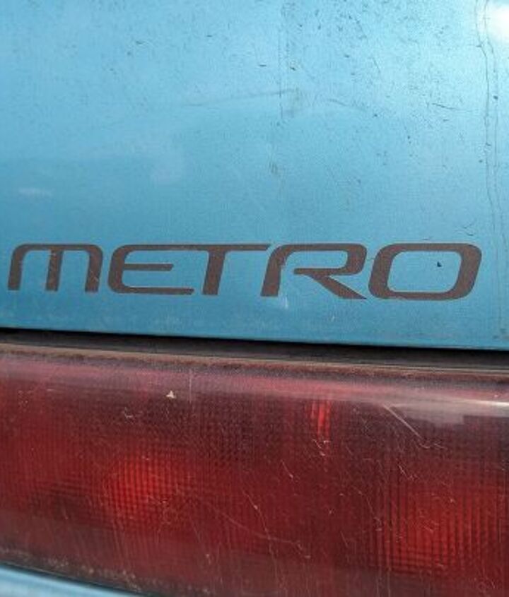 junkyard find 1992 geo metro 4 door hatchback