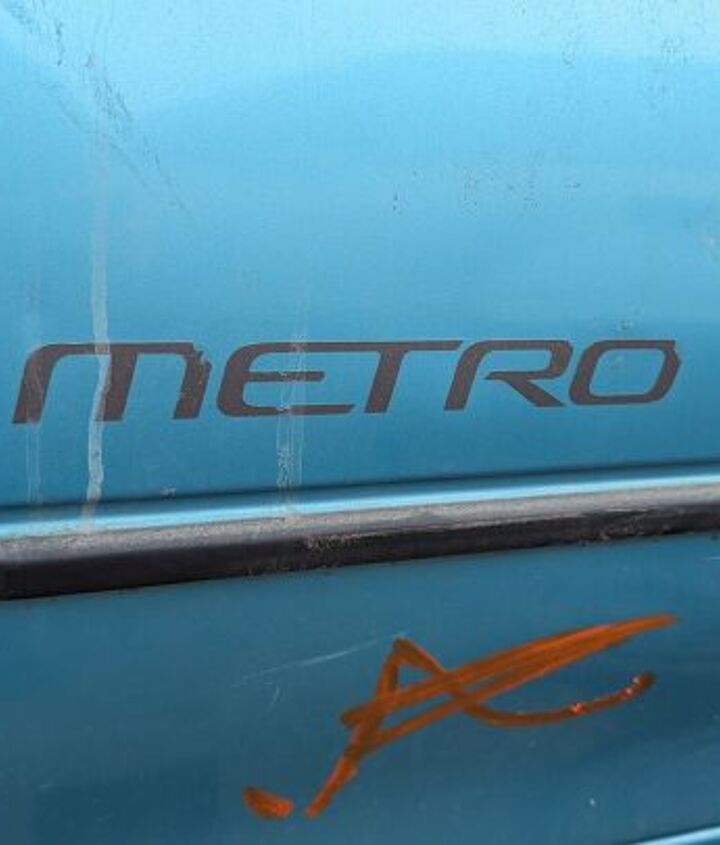junkyard find 1992 geo metro 4 door hatchback