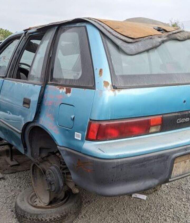 junkyard find 1992 geo metro 4 door hatchback