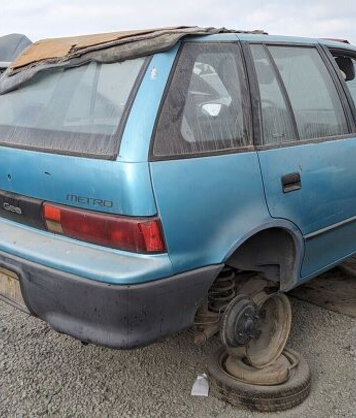 junkyard find 1992 geo metro 4 door hatchback