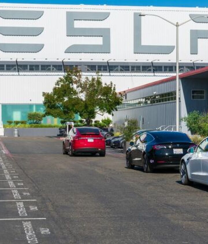 internal memo has tesla employees worried about layoffs