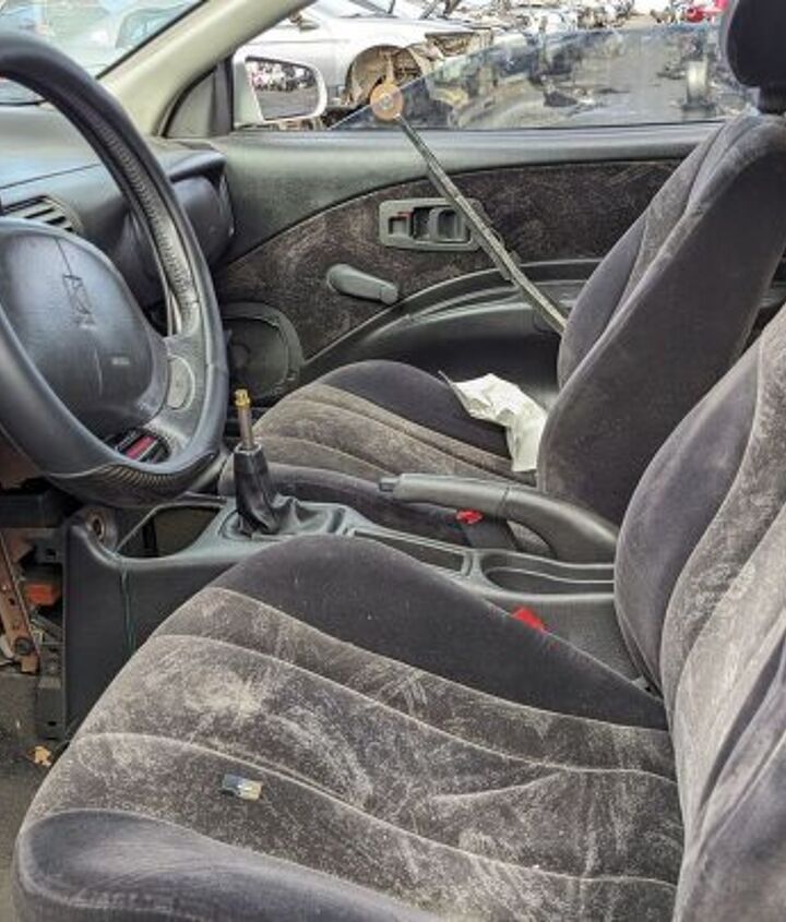 junkyard find 1996 saturn sc2
