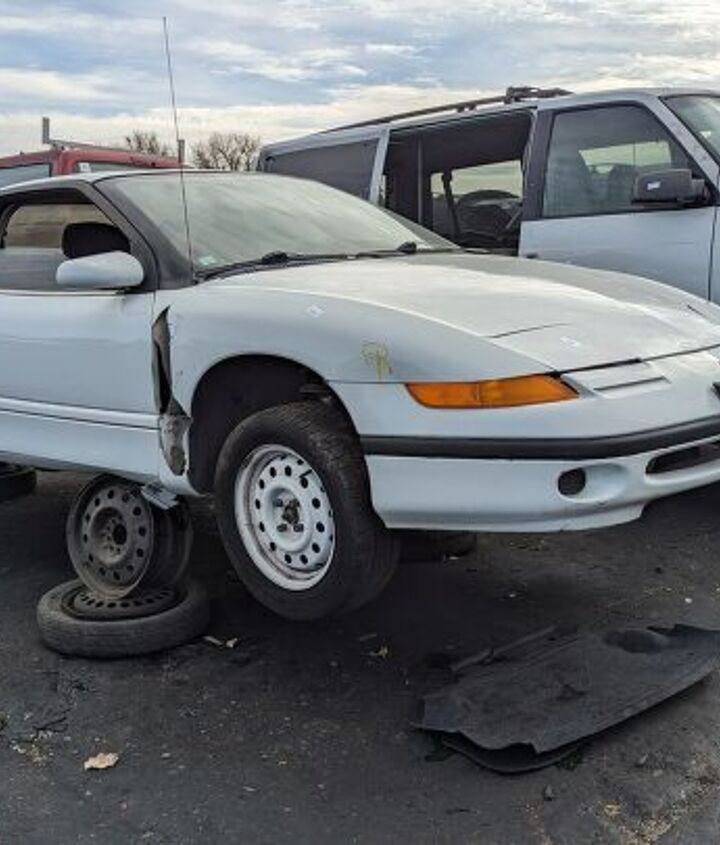 junkyard find 1996 saturn sc2