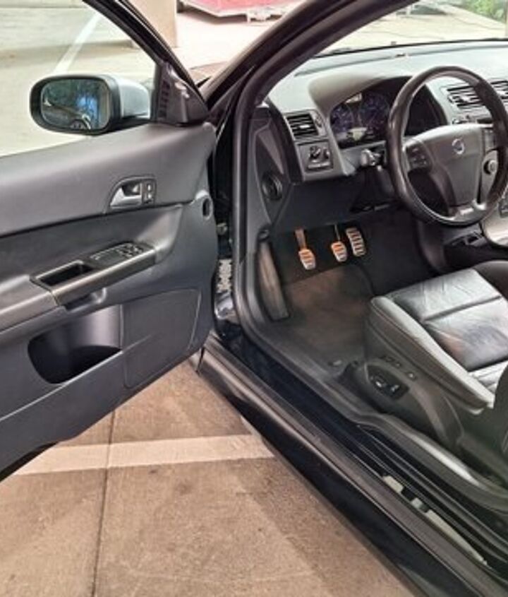 used car of the day 2012 volvo c30 r design