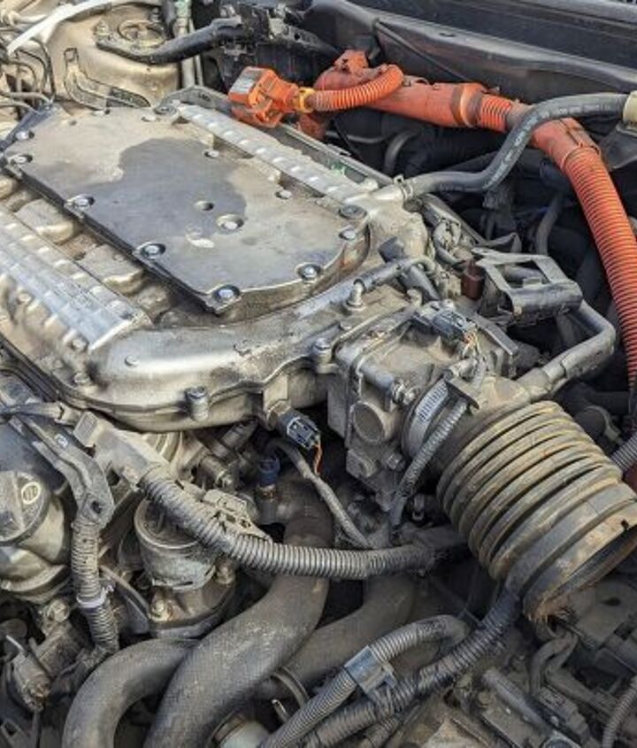 junkyard find 2007 saturn vue green line