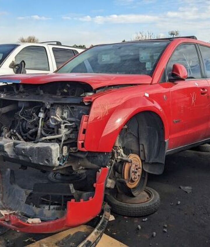junkyard find 2007 saturn vue green line
