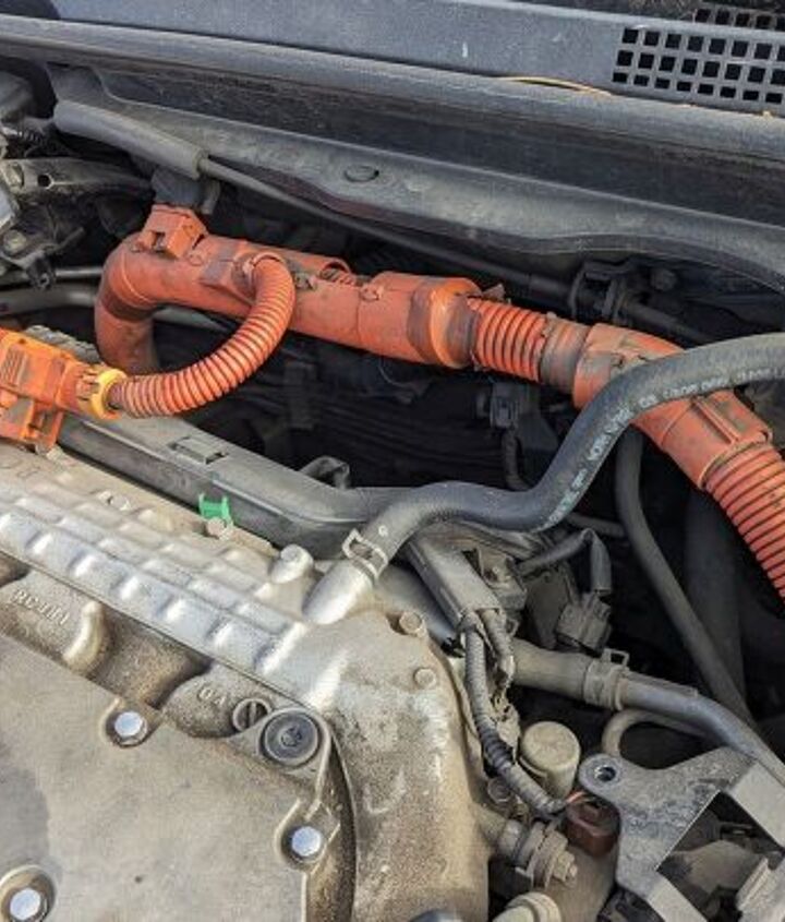 junkyard find 2007 saturn vue green line