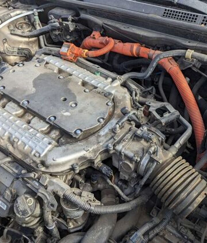 junkyard find 2007 saturn vue green line