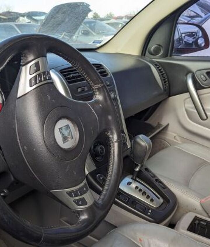 junkyard find 2007 saturn vue green line