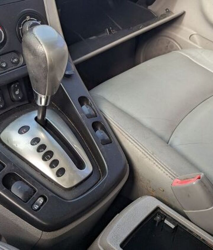 junkyard find 2007 saturn vue green line