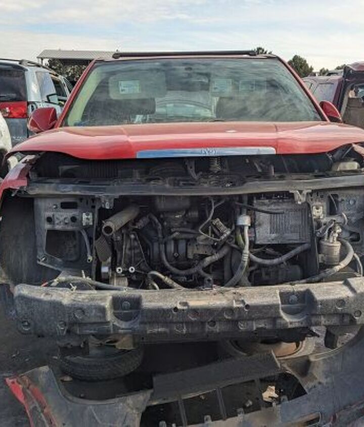 junkyard find 2007 saturn vue green line