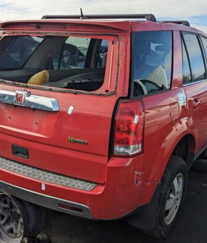 junkyard find 2007 saturn vue green line