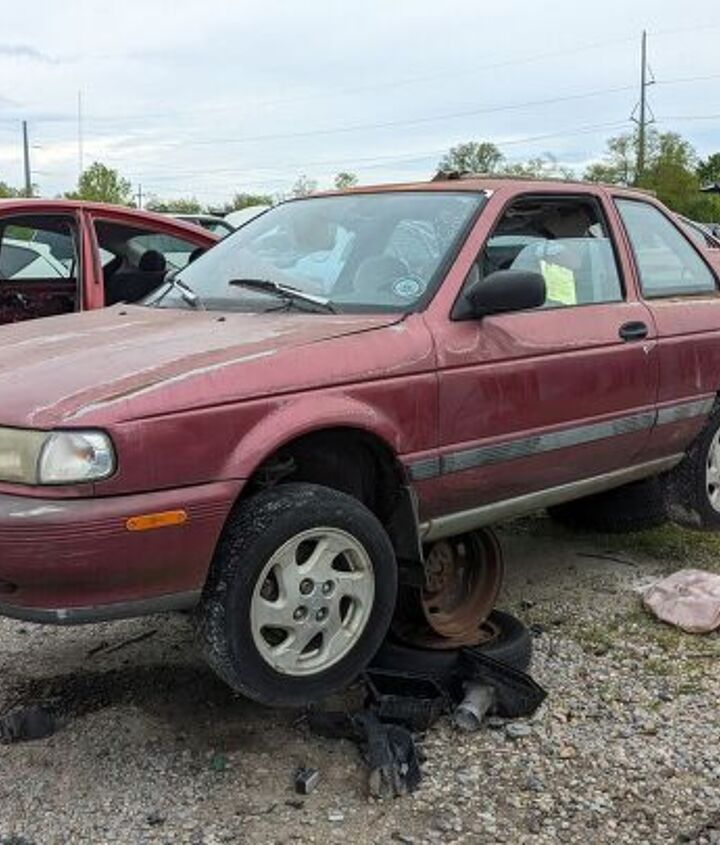 junkyard find 1993 nissan sentra with 320 165 miles