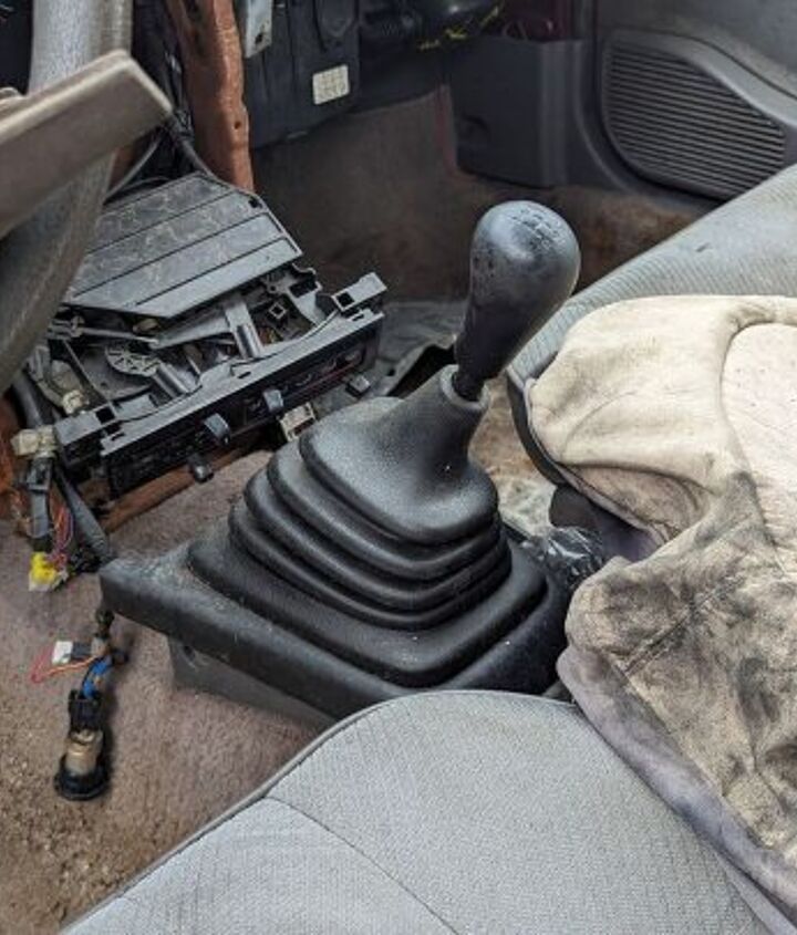 junkyard find 1993 nissan sentra with 320 165 miles