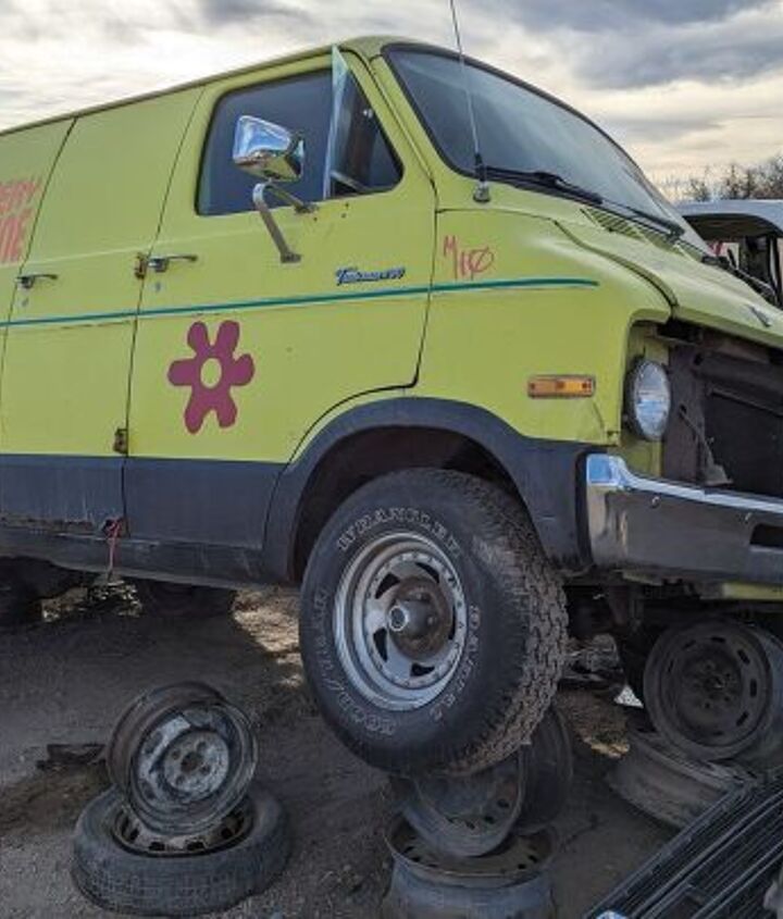 junkyard find 1977 dodge tradesman 200 mystery machine